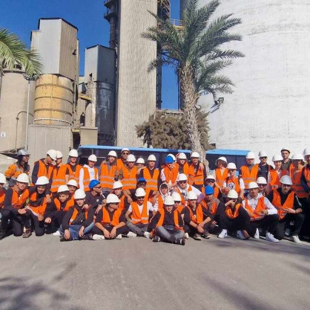 Επίσκεψη του κλάδου Ηλεκτρολογίας στην Τσιμεντοποιία Βασιλικού